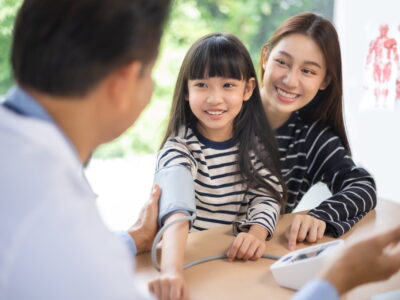 Jantung Anak: Tanda Perlu Konsultasi ke Klinik Jantung dan Pentingnya Skrining Tepat